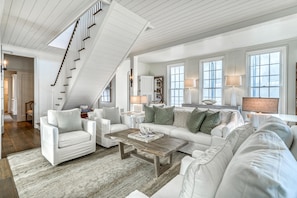 Een smart-tv en een stereo