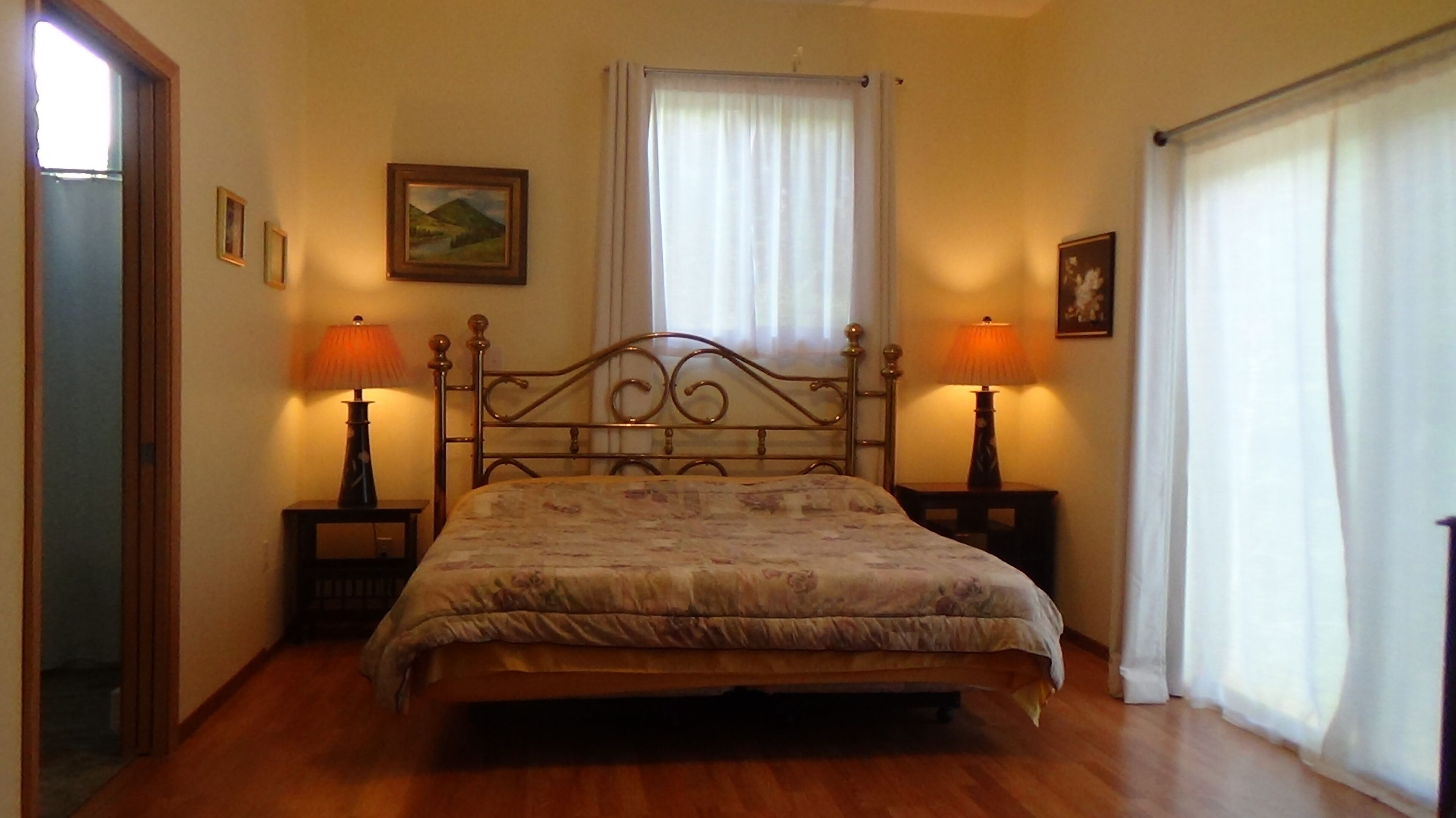 3 slaapkamers, een bureau, een strijkplank/strijkijzer, gratis wifi