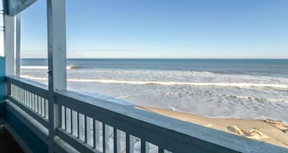 Ocean front ground level condo in the Riggings!