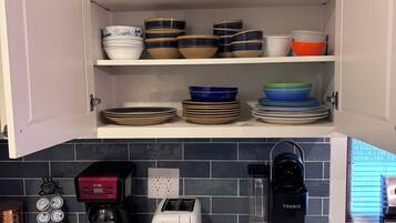 Frigorífic, microones, forn i placa de cuina