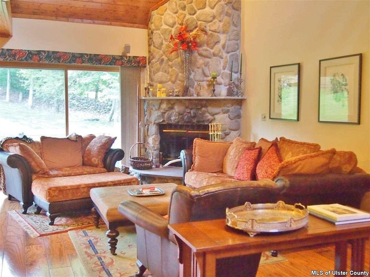 Immaculate & Cozy 3 BR at base of Windham Mtn