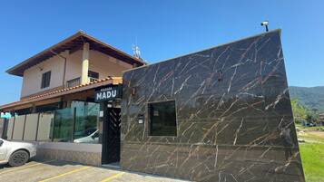 Fachada del alojamiento