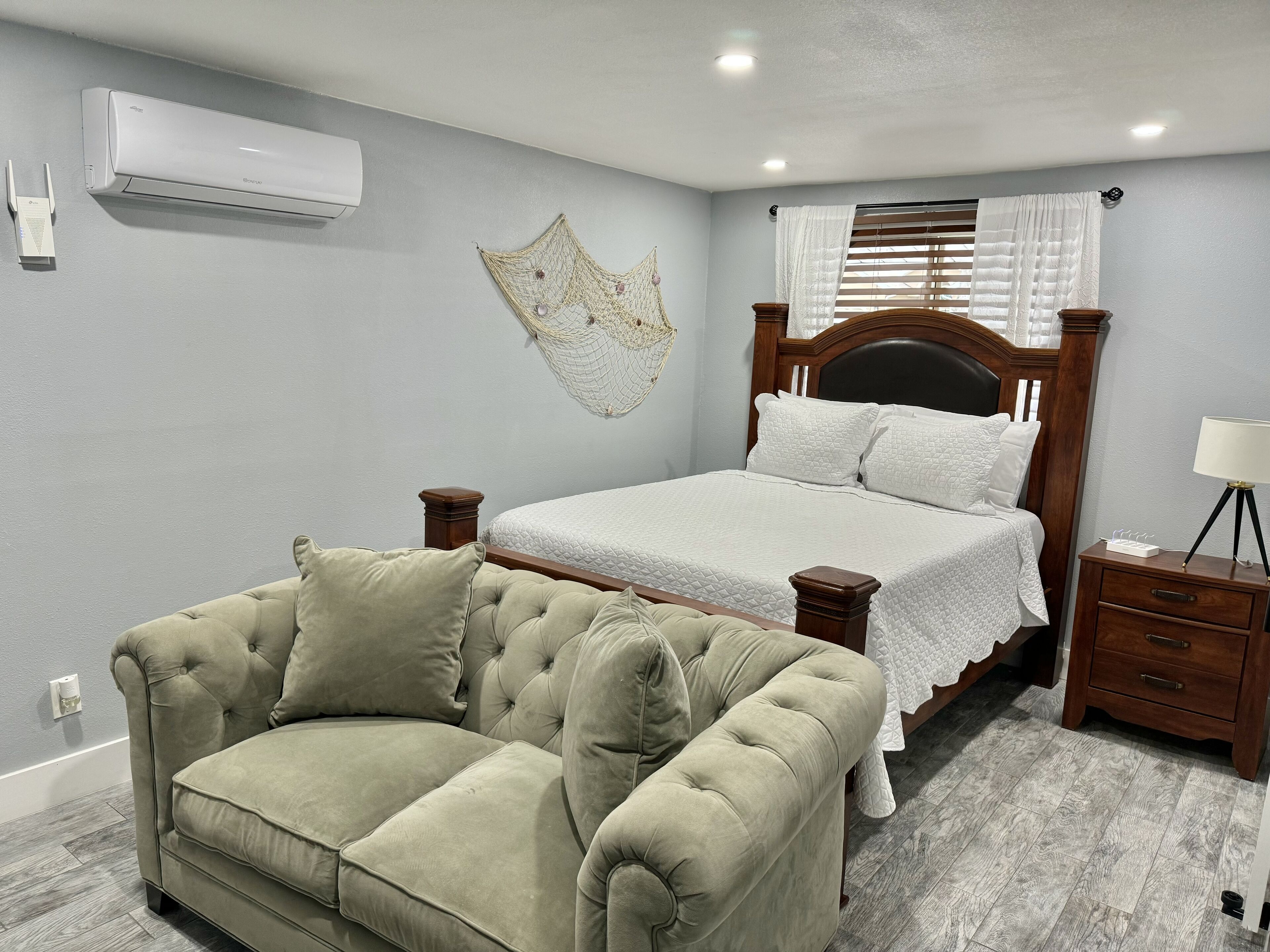 Cozy + Queen Bed villa
