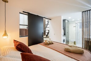 1 chambre, fer et planche Ă repasser