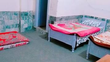 Standard Triple Room | Free WiFi, bed sheets