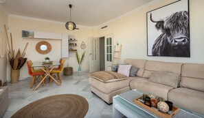 TV - Colinas el Hacho 2320 Penthouse Vistas al mar (Manilva)