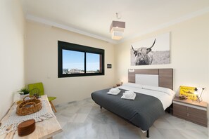 2 bedrooms, in-room safe, iron/ironing board, free WiFi - Colinas el Hacho 2320 Penthouse Vistas al mar (Manilva)