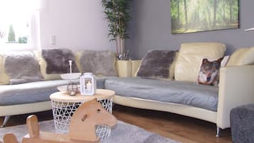 Fernseher, Videospiele, Bücher, Stereoanlage