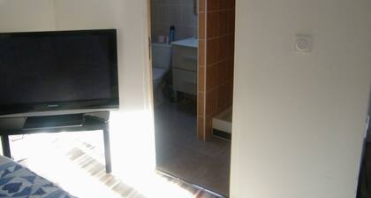 Studio Climatisé entiÚrement équipé