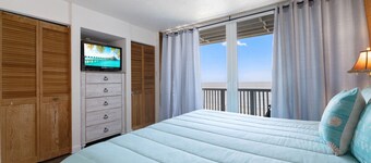 Cedar Key Breeze Gulf front townhouse 20% weekly / 30% monthly discounts!