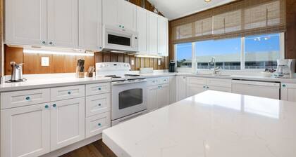 Cedar Key Breeze Gulf front townhouse 20% weekly / 30% monthly discounts!