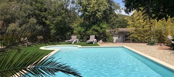 Entre Uzès et Pont du Gard, un havre de paix avec piscine