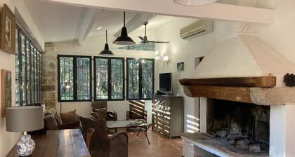 Between Uzès and Pont du Gard, a haven of peace with swimming pool