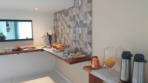 Free daily continental breakfast  - Hotel la Sierra (Bodoquena)