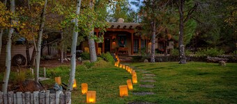 Green Acres Luxury Estate on 4 Acres 8m to Plaza!