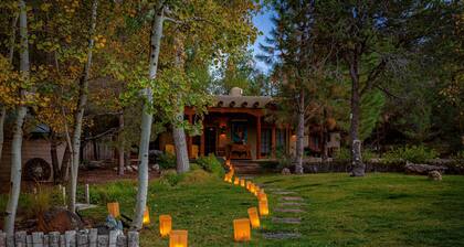 Green Acres Luxury Estate on 4 Acres 8m to Plaza!