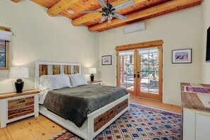 7 bedrooms, iron/ironing board, free WiFi, bed sheets - Green Acres Luxury Estate on 4 Acres 8m to Plaza! (Santa Fe)