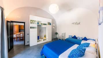 2 habitaciones, insonorización y tabla de planchar con plancha