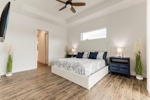 5 habitaciones, tabla de planchar con plancha, wifi y ropa de cama 