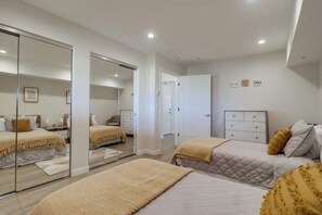 2 bedrooms, desk, iron/ironing board, free WiFi
