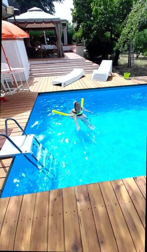 Outdoor pool - Villa Etna, with swimming pool and garden. (Blandano)