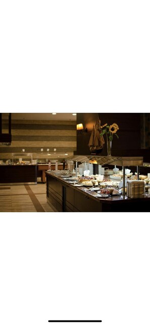 Dining - Apartment 100m from Pravets Golf&Spa Resort,  hiking trails&historical sights (Pravets)