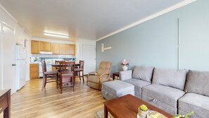 TV, fireplace - Krystal Villas East 312 Quaint and Cozy, Great Value for your Mammoth Getaway by RedAwning (Mammoth Lakes)