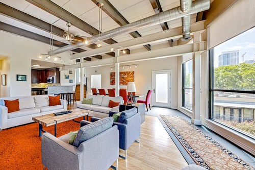 City-View Austin Penthouse on West 6th Street Near Restaurants & Parks - Dogs OK