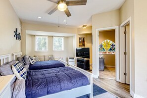 2 habitaciones, tabla de planchar con plancha, wifi y ropa de cama 