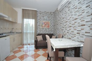 Dining - D&D Apartments Budva 3 - Apartment with 4 beds (Budva)