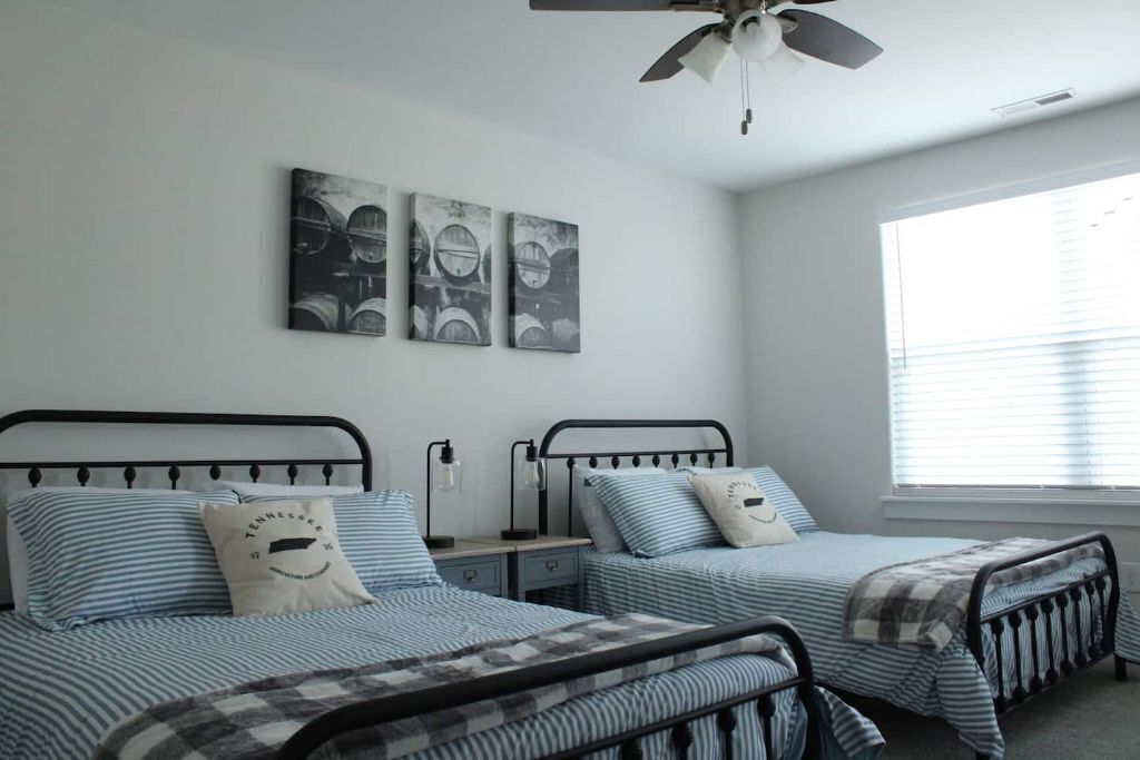 Entire Townhome 3B/3.5b| Game Room|Close to MTSU and Nashville