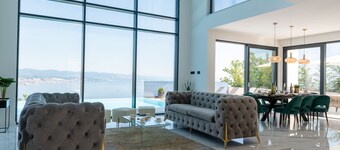 5 Bedroom hillside Villa with pool & stunning Sea view