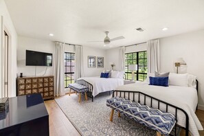 3 chambres, fer et planche à repasser, lit parapluie, Wi-Fi gratuit