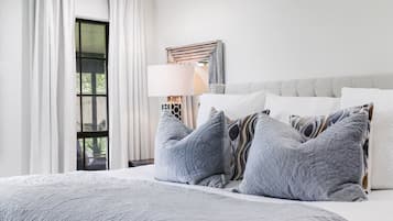 3 bedrooms, iron/ironing board, travel crib, free WiFi