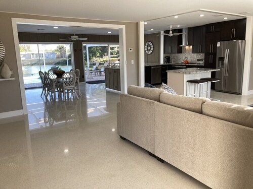 Completely remodeled 3bdrm/2.5bath heated pool
