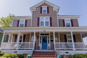 Exterior - Charming Historic 5-Bedroom Home with a Refreshing Pool! (Cape Charles)