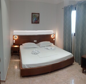 Egyptian cotton sheets, premium bedding, down comforters - Kasos Palace (Kasos)