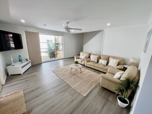 House Nelson bay 2min walk to Shops