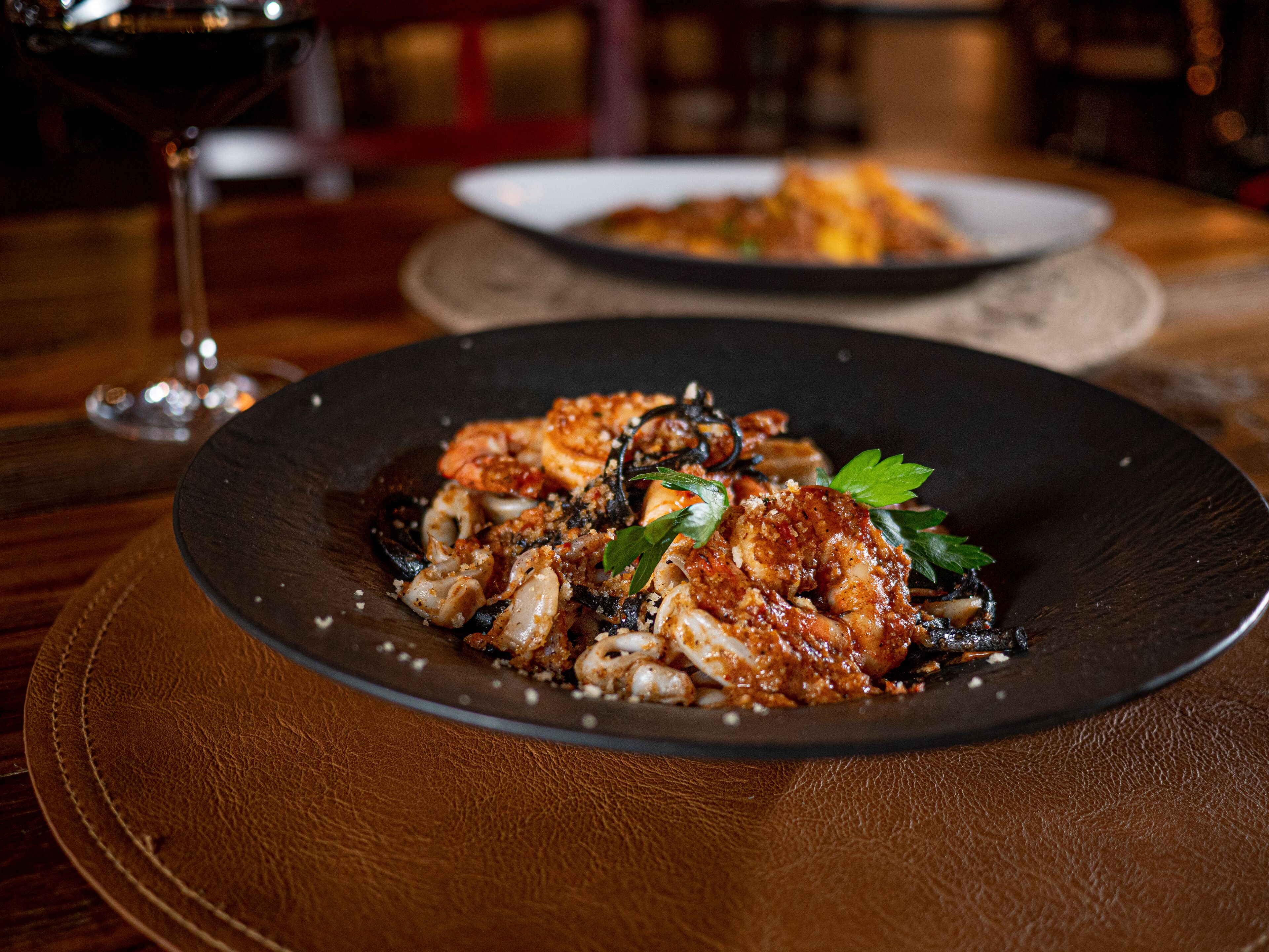 2 restaurants, breakfast, lunch, dinner served; italian cuisine