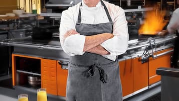 2 restaurants; breakfast, lunch, dinner and brunch served