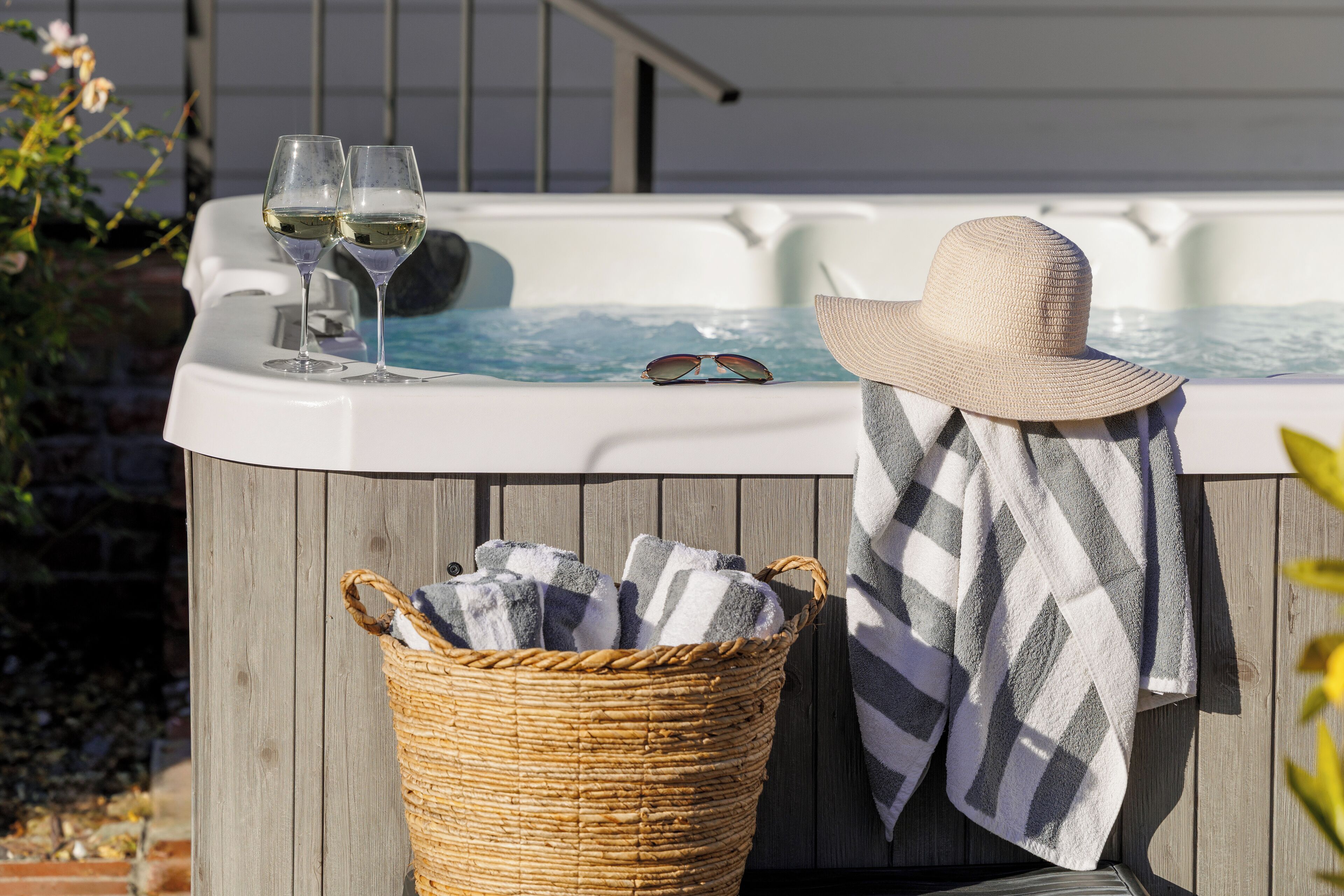 Baignoire à remous extérieure