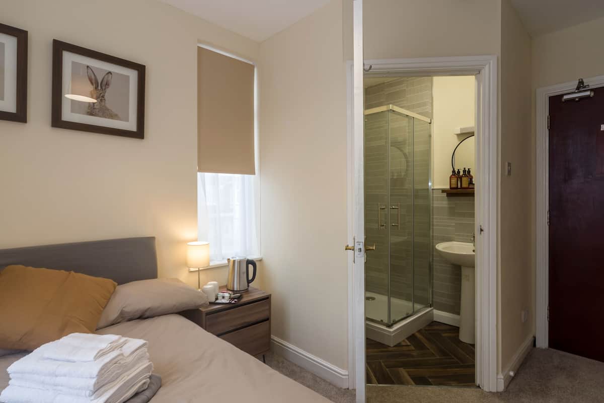 Basic Room | WiFi (free), bed sheets