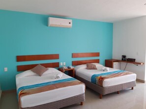 In-room safe, travel cot, free WiFi, bed sheets - La Cultura Suites - Avenida Quinta (Playa del Carmen)