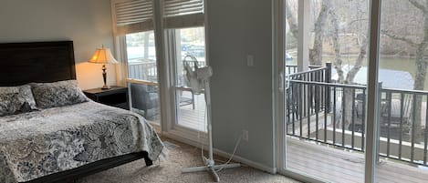 5 bedrooms, iron/ironing board, WiFi, bed sheets