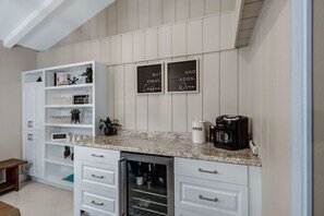 Interior - Your endless summer at Sonrisa del Sol! (Naples)