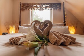 3 chambres, coffres-forts dans les chambres, fer et planche à repasser