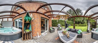 Vacation home/apartment with whirlpool