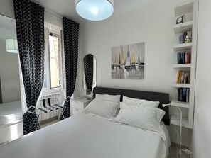 1 bedroom, iron/ironing board, free WiFi, bed sheets - VICOLO CORTO Historic Center Relax & Home-Office  (Velletri)