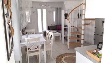 Premium bedding, pillow-top beds, in-room safe, laptop workspace