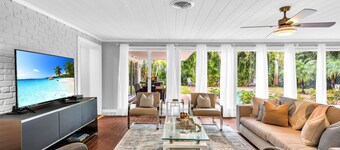 Casa Miramar: Private Beach Path & Pool Paradise